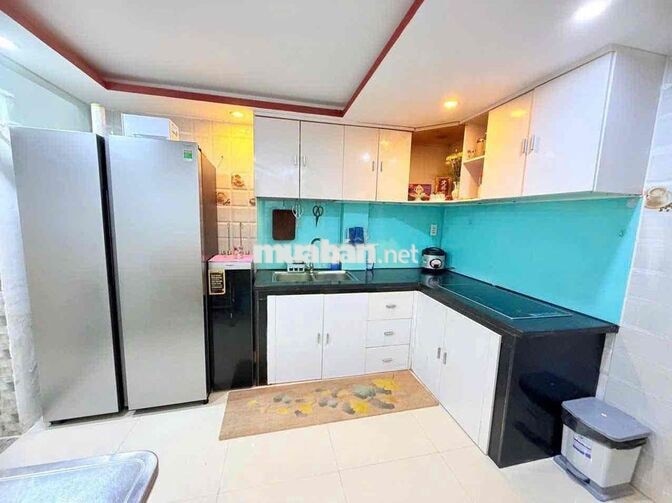 NHÀ MÊ LỬNG ĐÚC ĐẸP KIỆT 3M TRƯƠNG ĐỊNH GẦN BIỂN GIÁ RẺ