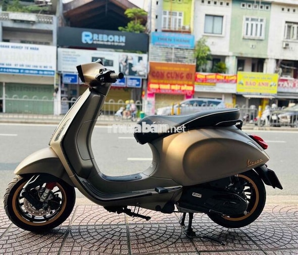 Piaggio Vespa Sprint 2018 vàng cát