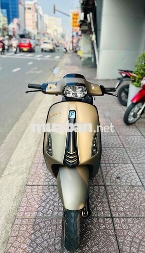 Piaggio Vespa Sprint 2018 vàng cát