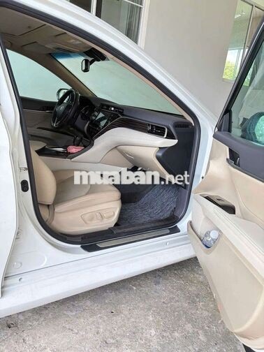 Camry 2019 Trắng Chính Chủ Bán