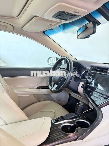 Camry 2019 Trắng Chính Chủ Bán