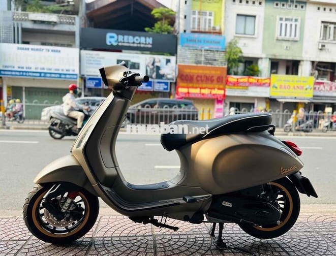 Piaggio Vespa Sprint 2018 vàng cát