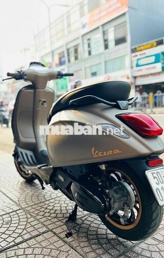 Piaggio Vespa Sprint 2018 vàng cát