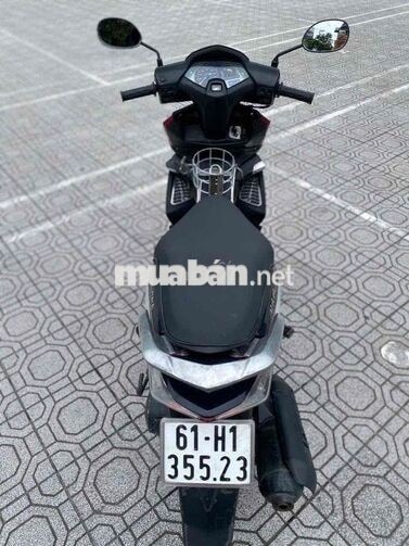 Honda Air Blade màu Đen đỏ