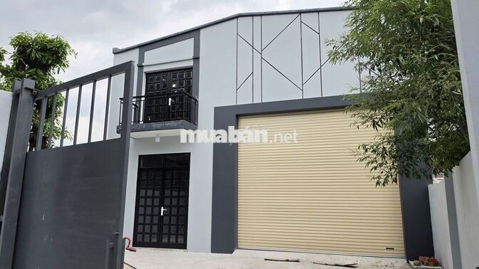 HOT- Bán Xưởng mới DT 500m2, đường xe tải, gần ngã 4 Hóc Môn - QL22