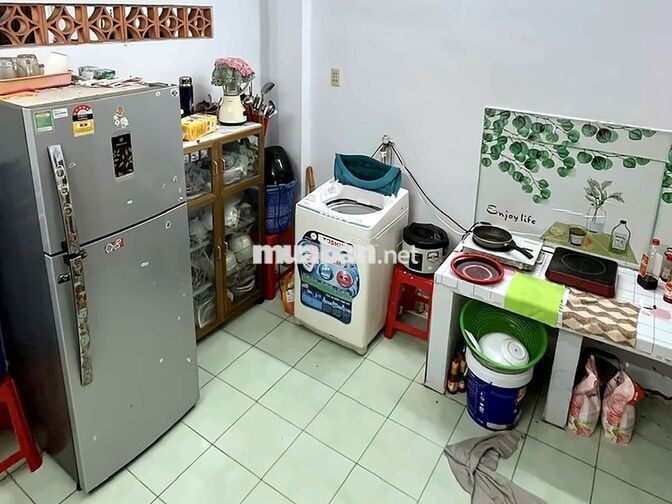 Nhà 1 trệt 1 lầu 2 phòng ngủ Lạc Long Quân, gần Đầm Sen, Quận 11