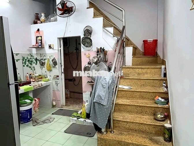 Nhà 1 trệt 1 lầu 2 phòng ngủ Lạc Long Quân, gần Đầm Sen, Quận 11