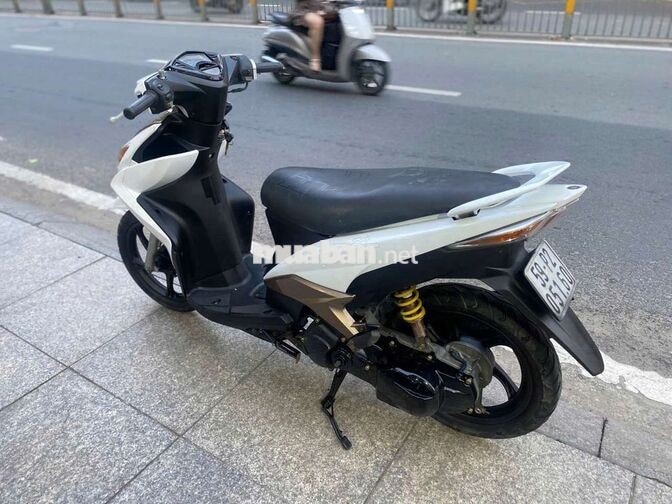 Yamaha Luvias 2013 trắng nâu