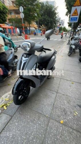 Yamaha Grande 2017 xám mới 90%