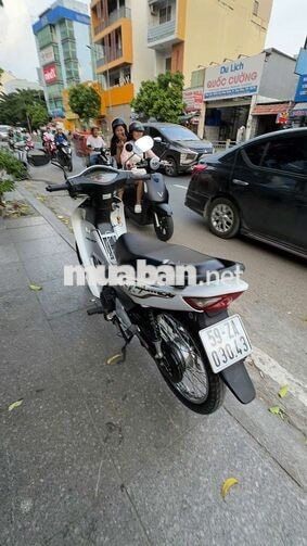 Honda Wave A 50cc 2024 trắng mới 90%