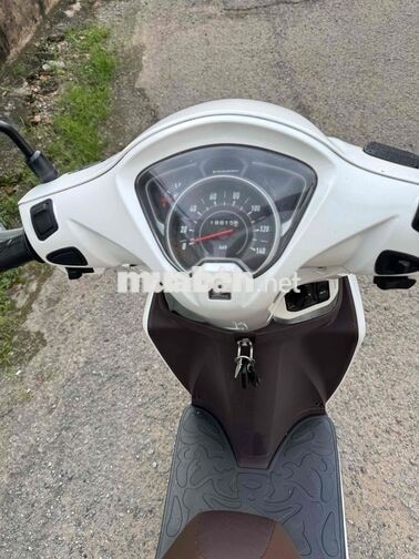 Honda Vision 2019 màu trắng