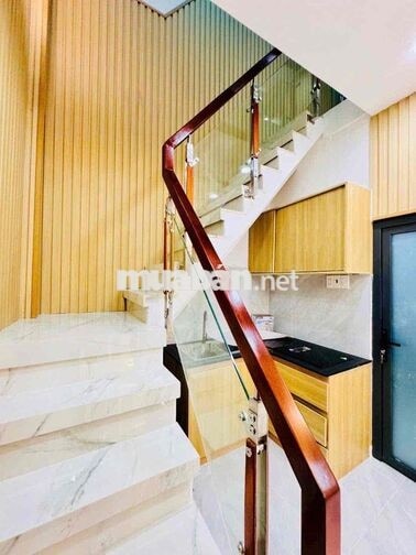 Cho thuê nhà mặt tiền Trần Phú Quận 5 - 40m2 2 Tầng - tiện kinh doanh