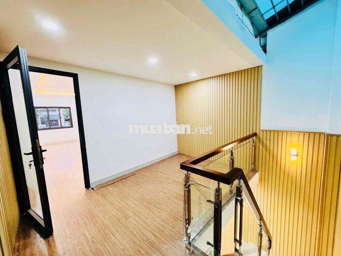 Cho thuê nhà mặt tiền Trần Phú Quận 5 - 40m2 2 Tầng - tiện kinh doanh