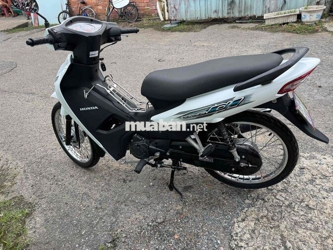 Honda Wave Alpha 2024 màu trắng