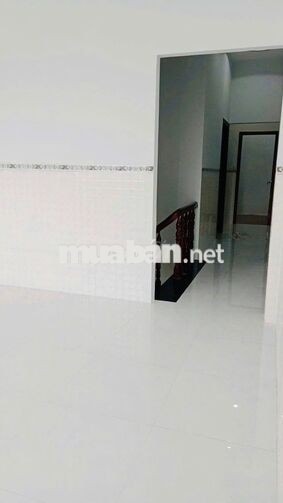 Cho Thuê nhà Trệt Lầu 3p ngủ, trang bị sẵn 2 máy lạnh gần Chợ Cái Răng