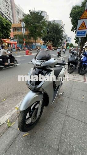 Honda SH 150 ABS 2018 bạc mới 90%