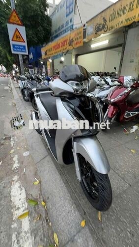 Honda SH 150 ABS 2018 bạc mới 90%