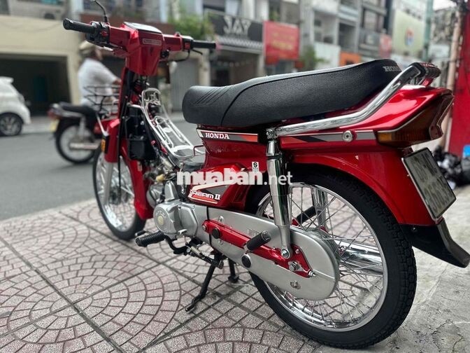 Honda Dream II Thái Lan màu Đỏ