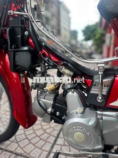Honda Dream II Thái Lan màu Đỏ