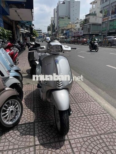 Piaggio Vespa Sprint 125 iGet ABS Bạc sáng