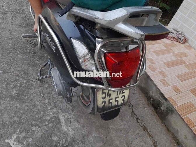 Xe máy SYM Attila màu đen đỏ