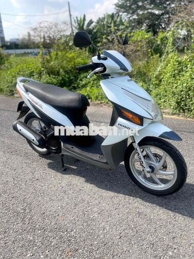 Honda Click 110cc màu trắng