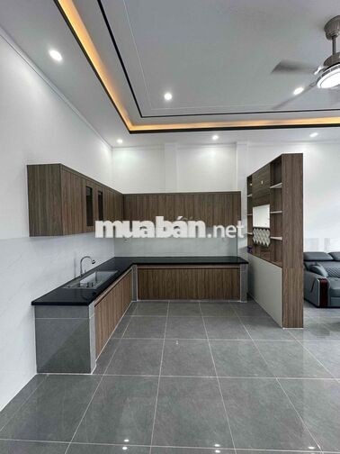 Nhà cấp 4 hiện đại 2pn 1wc sân oto ngay chợ trường