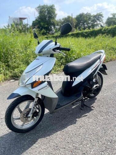 Honda Click 110cc màu trắng