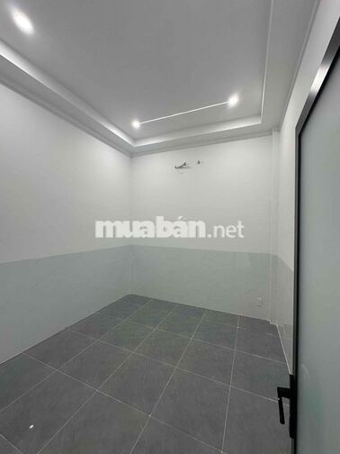 Nhà cấp 4 hiện đại 2pn 1wc sân oto ngay chợ trường