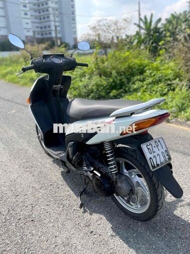 Honda Click 110cc màu trắng