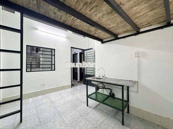 Nhà trọ giá rẻ có gác phía sau lưng Bến xe an sương, Phan Văn Hớn