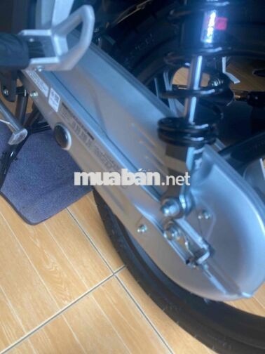 Honda Wave 125i 2024 màu trắng xanh