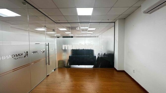 Văn Phòng 90m2 ngay ngã 4 Hàng Xanh - hướng về cầu Thị Nghè
