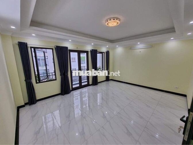 Cho thuê nguyên căn số 24 ngõ 193 Trung Kính 80m2 x 5T,- Giá thuê 28tr