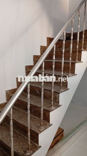 Cho thuê nhà nguyên căn làm văn phòng, nhà ở hẻm xe hơi Quận 7