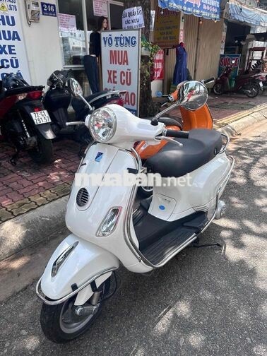 Piaggio Vespa ie LX 150 2012 Trắng