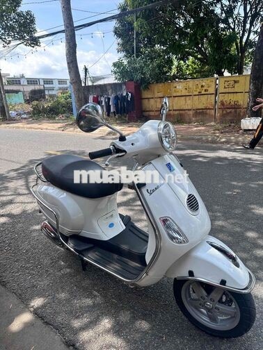 Piaggio Vespa ie LX 150 2012 Trắng