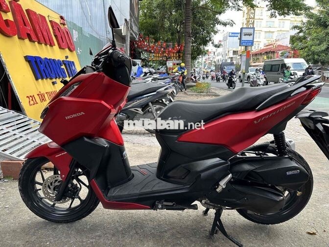 Honda Vario 160 2023 màu đỏ, xe đẹp máy zin êm