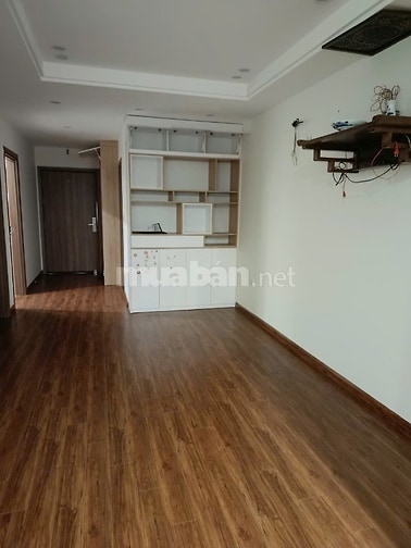 Cho thuê căn hộ chung cư 3 phòng ngủ trên trục đường chính, nội thất 