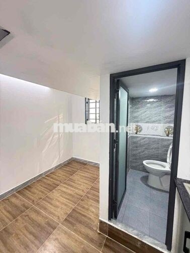 CHO THUÊ 1 PHÒNG TRỌ GÁC CỬA SỔ THOÁNG MÁT 3 TRIỆU 9 NHƯ ẢNH 100%