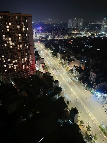 Cho thuê căn hộ chung cư 3 phòng ngủ trên trục đường chính, nội thất 