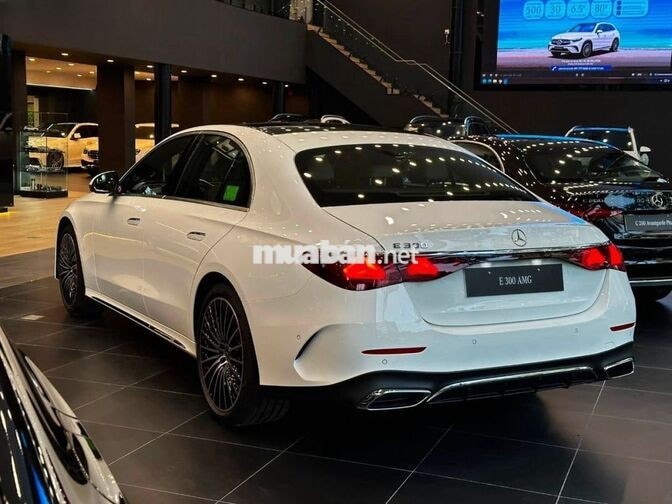 Mercedes-Benz E300 AMG 2026 Trắng
