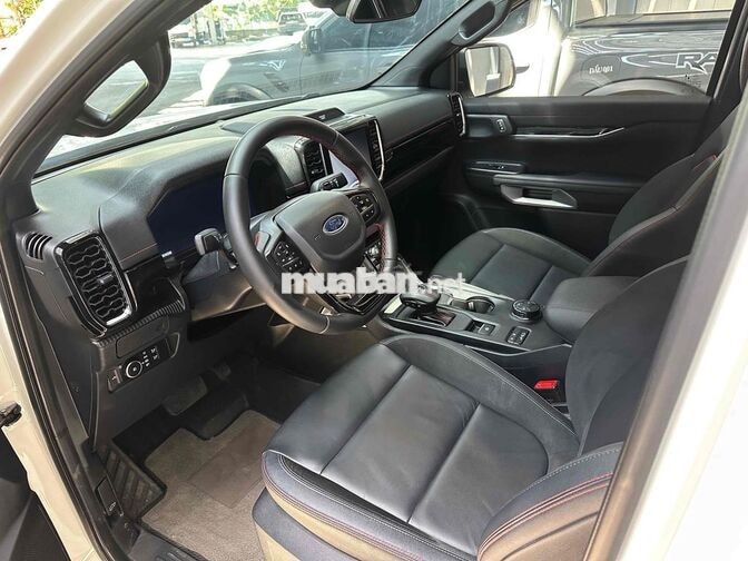 Ford Ranger 2025 Stormtrak 18.000km Trắng