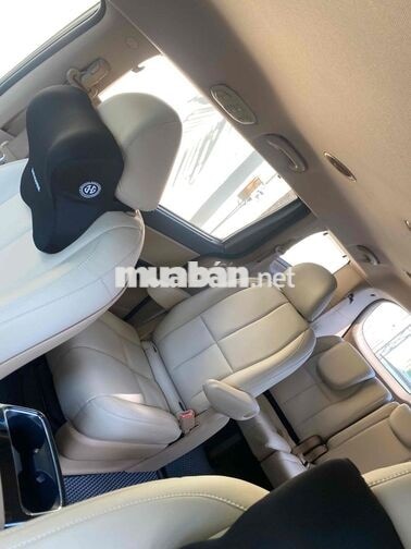 Kia Grand Sedona 7 chỗ Dầu Đen