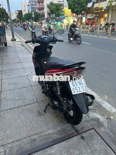 Yamaha Luvias 2013 màu Đỏ đen
