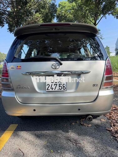 Toyota Innova G Số sàn màu Bạc