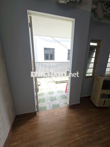 Nhà 2 tầng hẻm ô tô, sát mặt tiền Nguyễn Tư Giản, chỉ 9tr/tháng