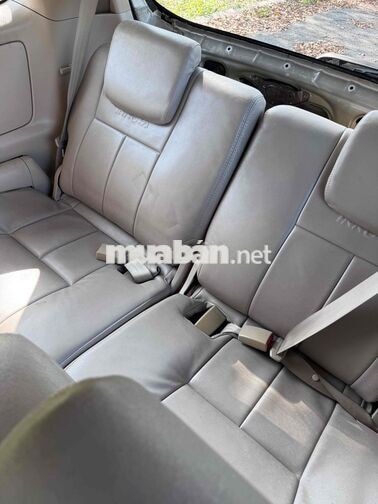 Toyota Innova G Số sàn màu Bạc