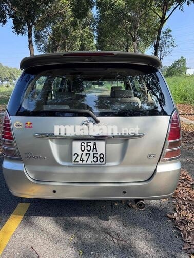 Toyota Innova G Số sàn màu Bạc
