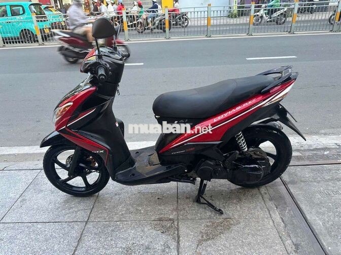 Yamaha Luvias 2013 màu Đỏ đen